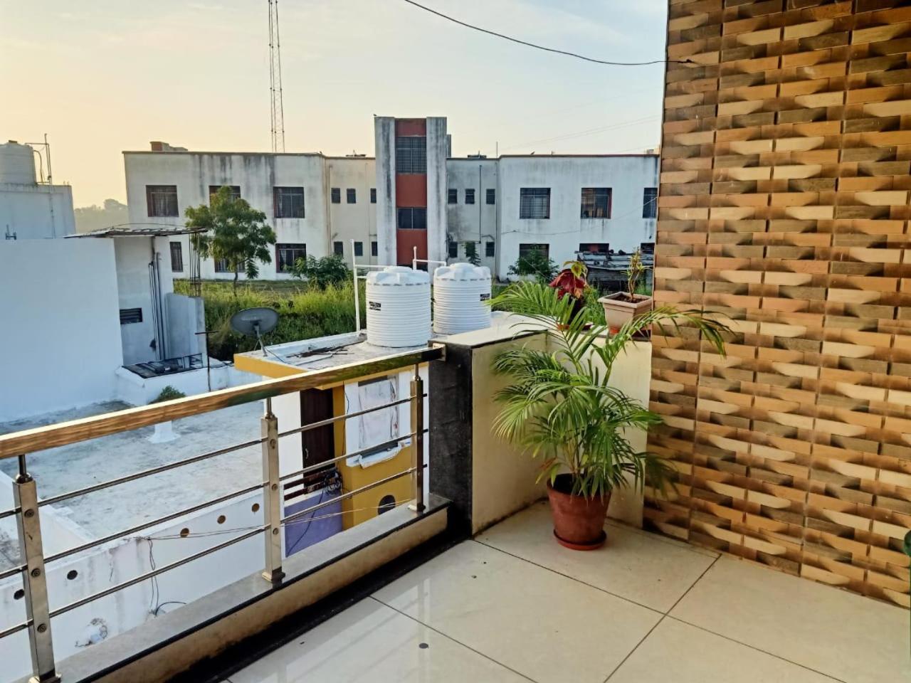 Bhavya Homestay Garudeshwar Exteriör bild