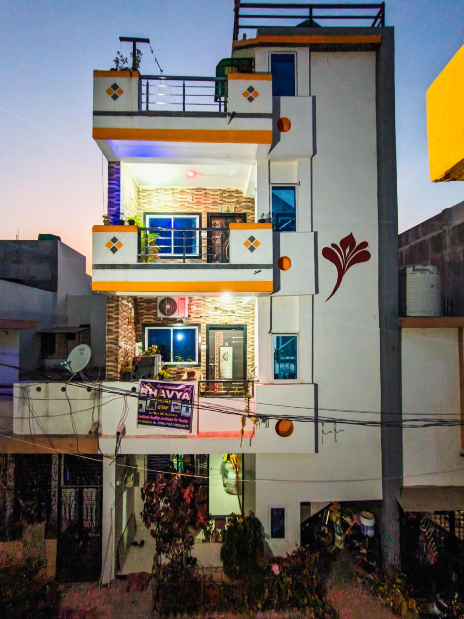 Bhavya Homestay Garudeshwar Exteriör bild