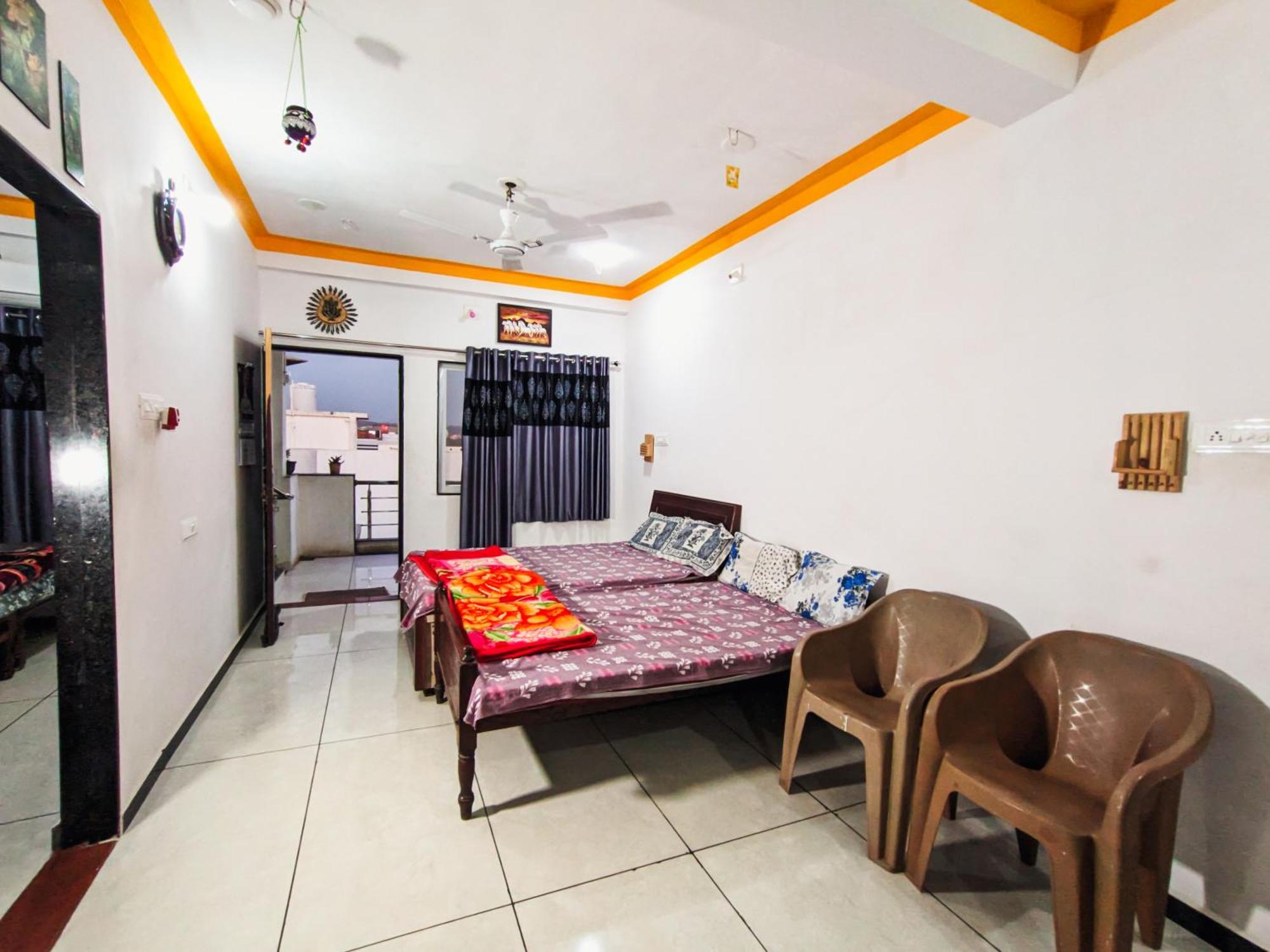Bhavya Homestay Garudeshwar Exteriör bild