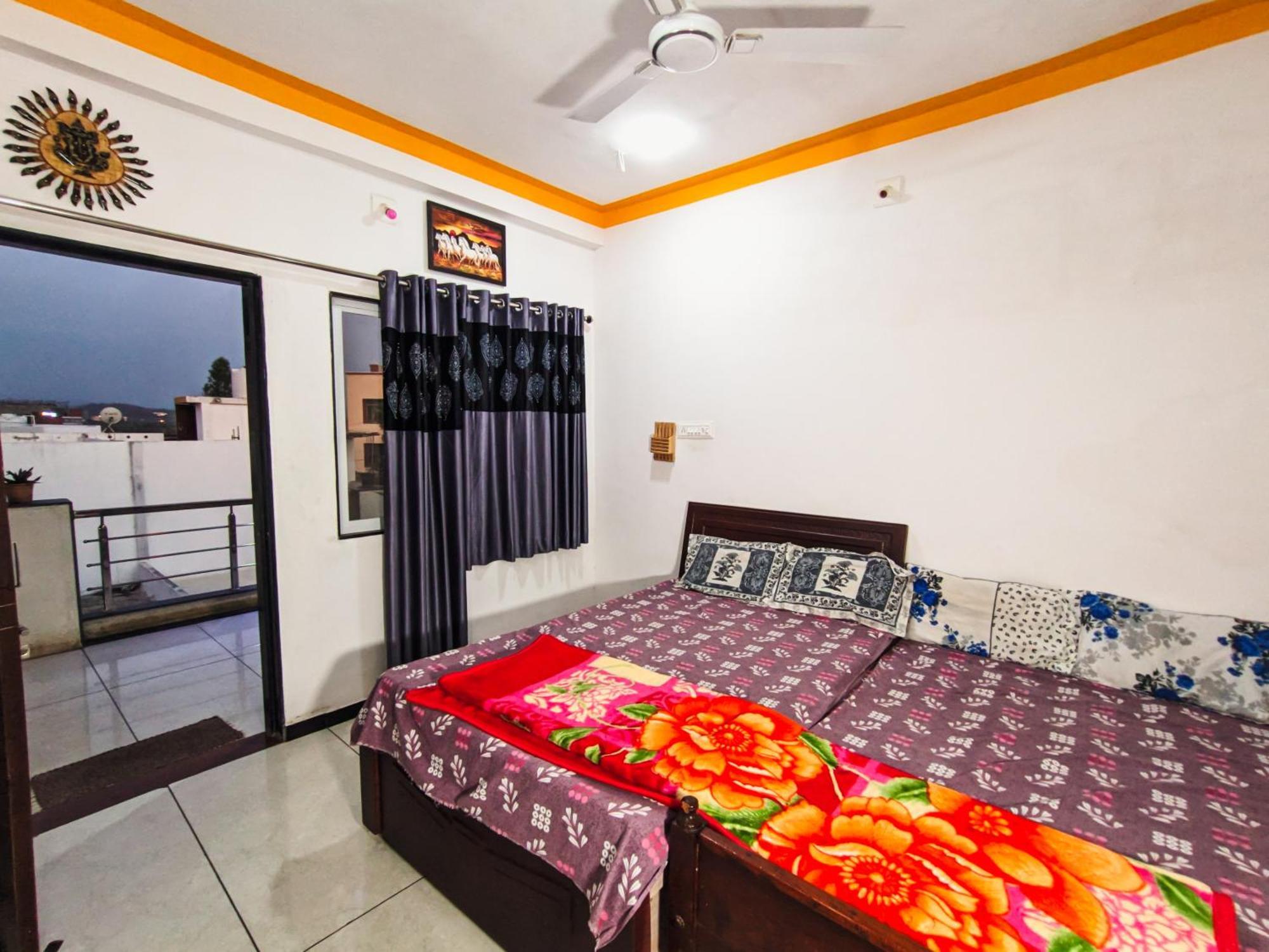 Bhavya Homestay Garudeshwar Exteriör bild