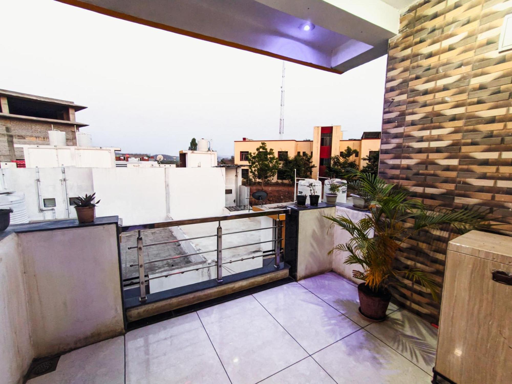 Bhavya Homestay Garudeshwar Exteriör bild