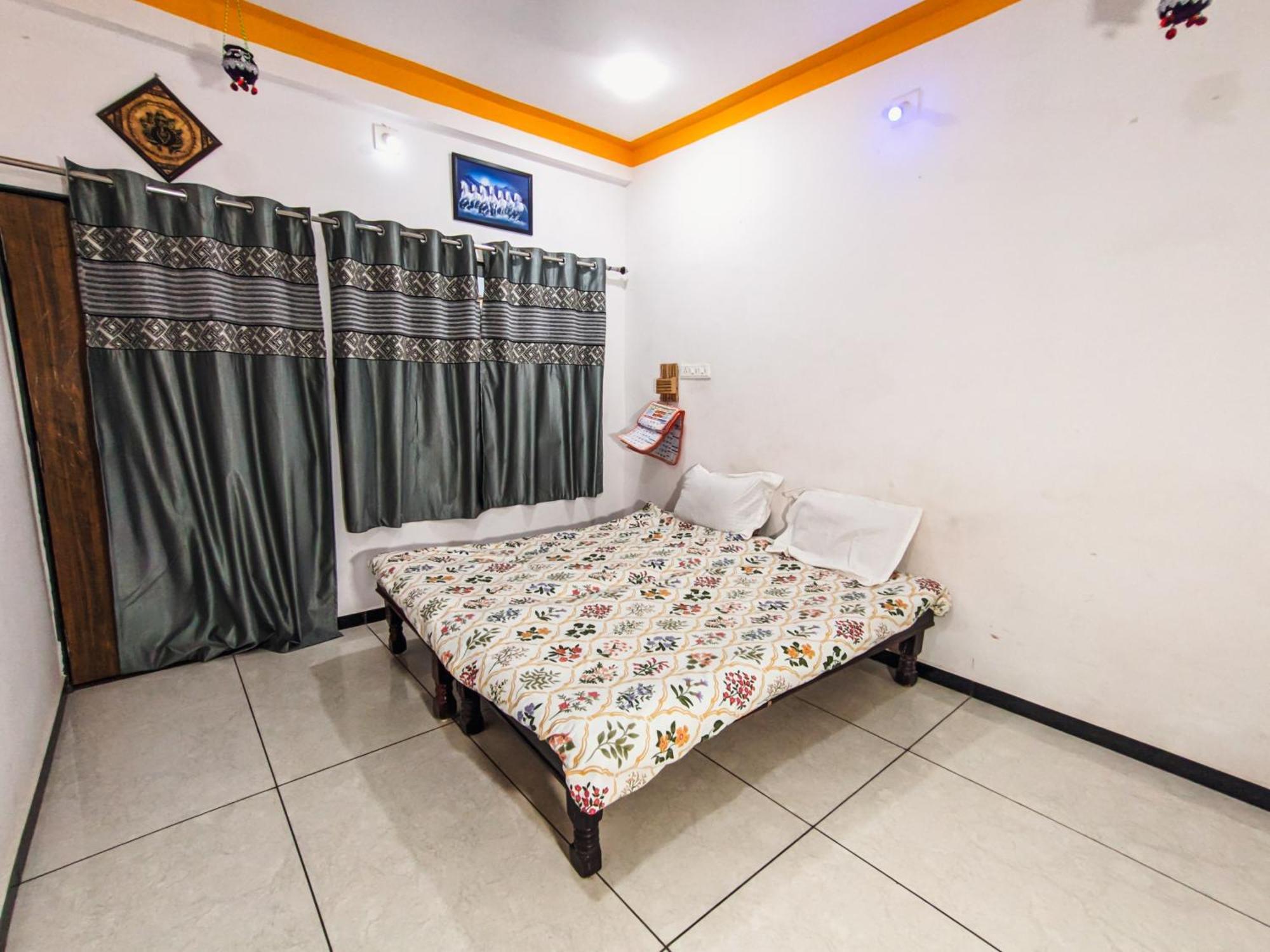 Bhavya Homestay Garudeshwar Exteriör bild