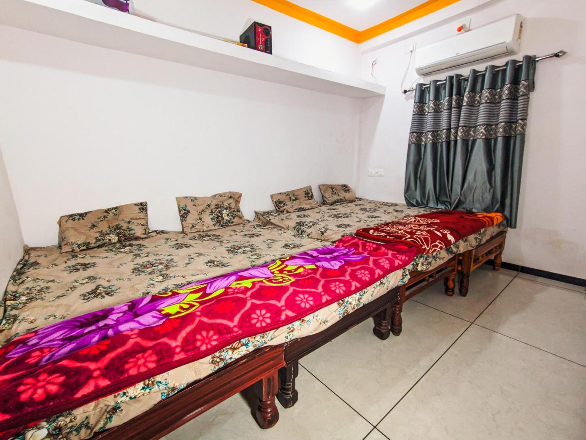 Bhavya Homestay Garudeshwar Exteriör bild