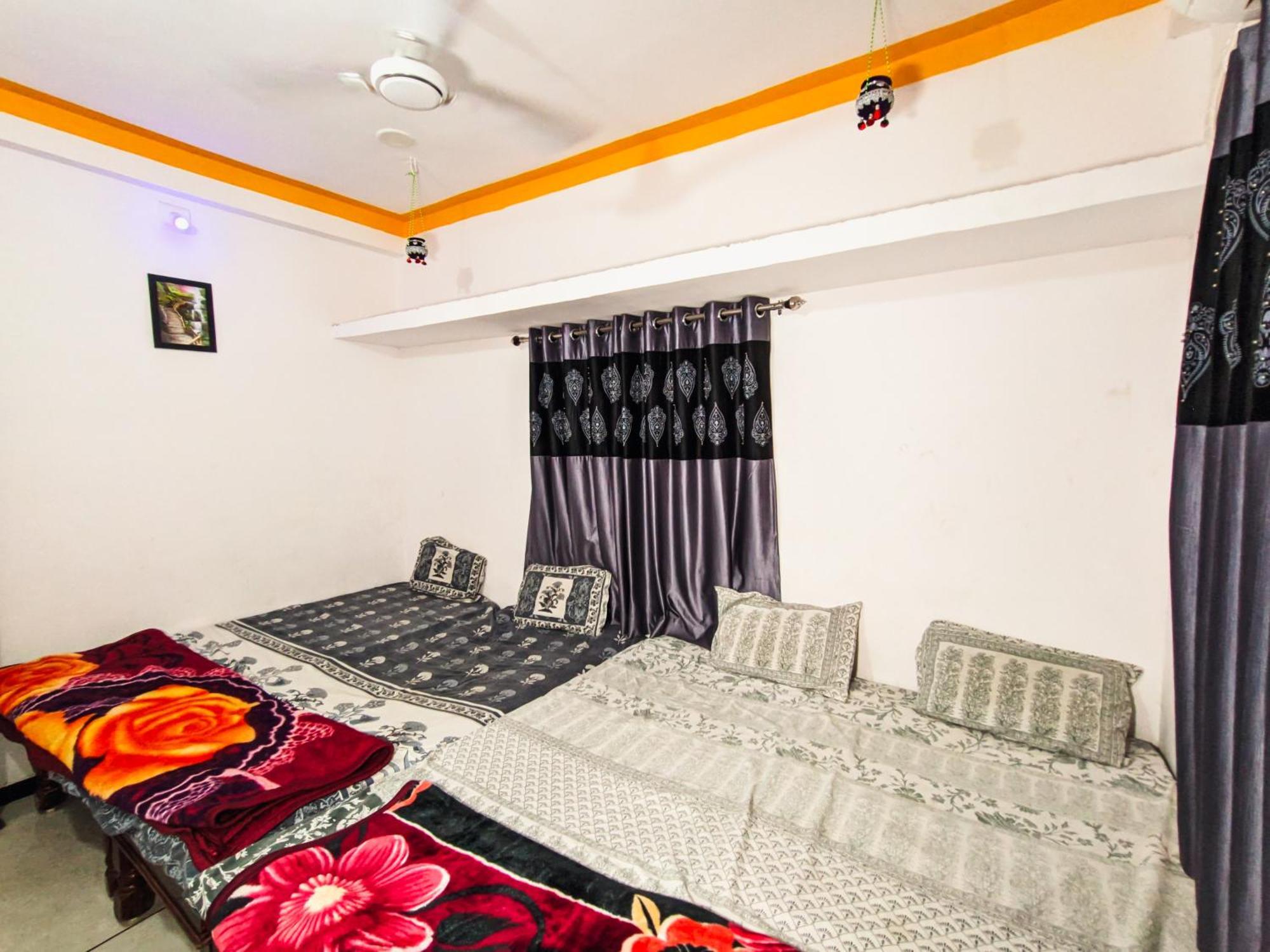 Bhavya Homestay Garudeshwar Exteriör bild