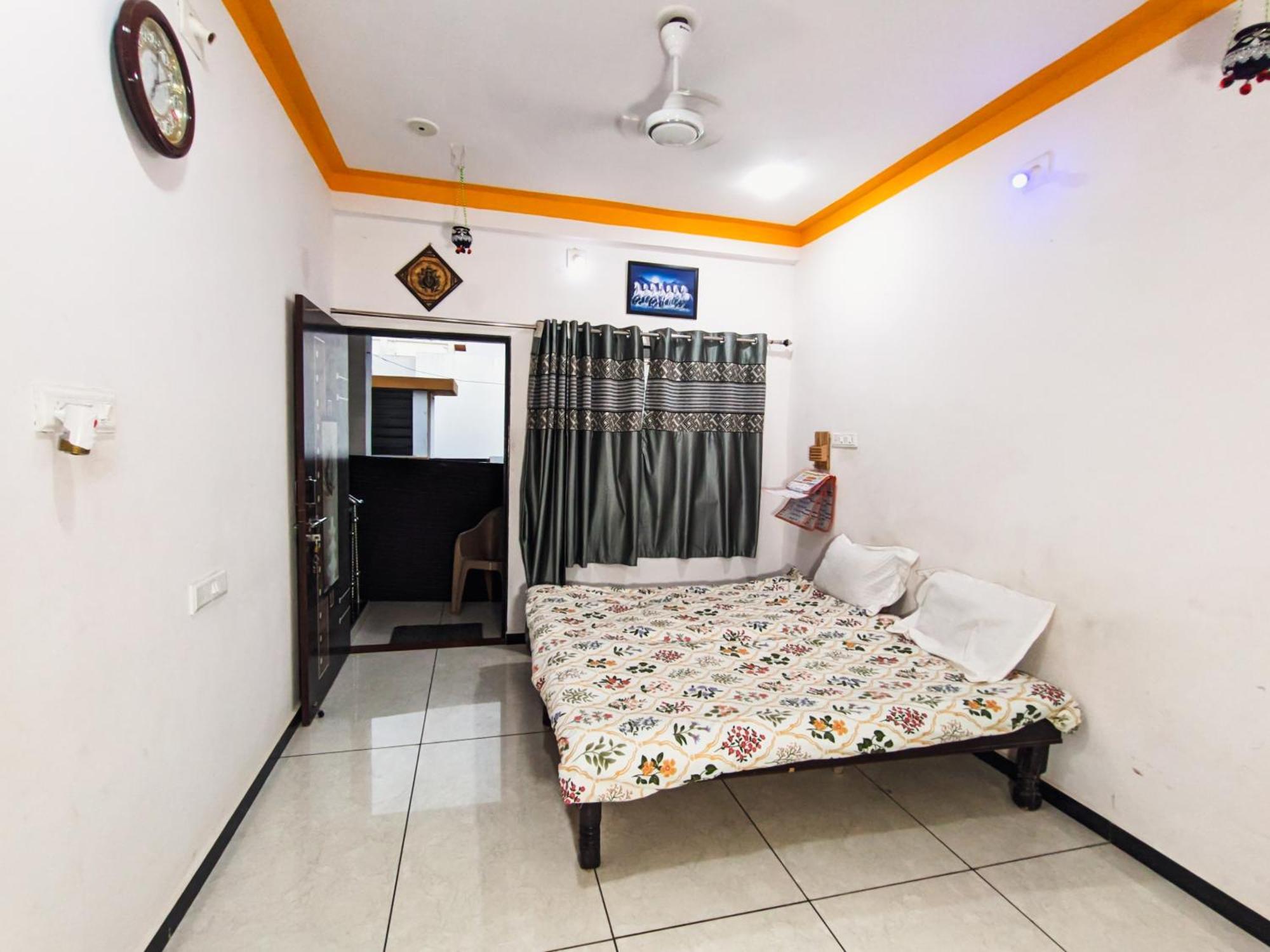 Bhavya Homestay Garudeshwar Exteriör bild